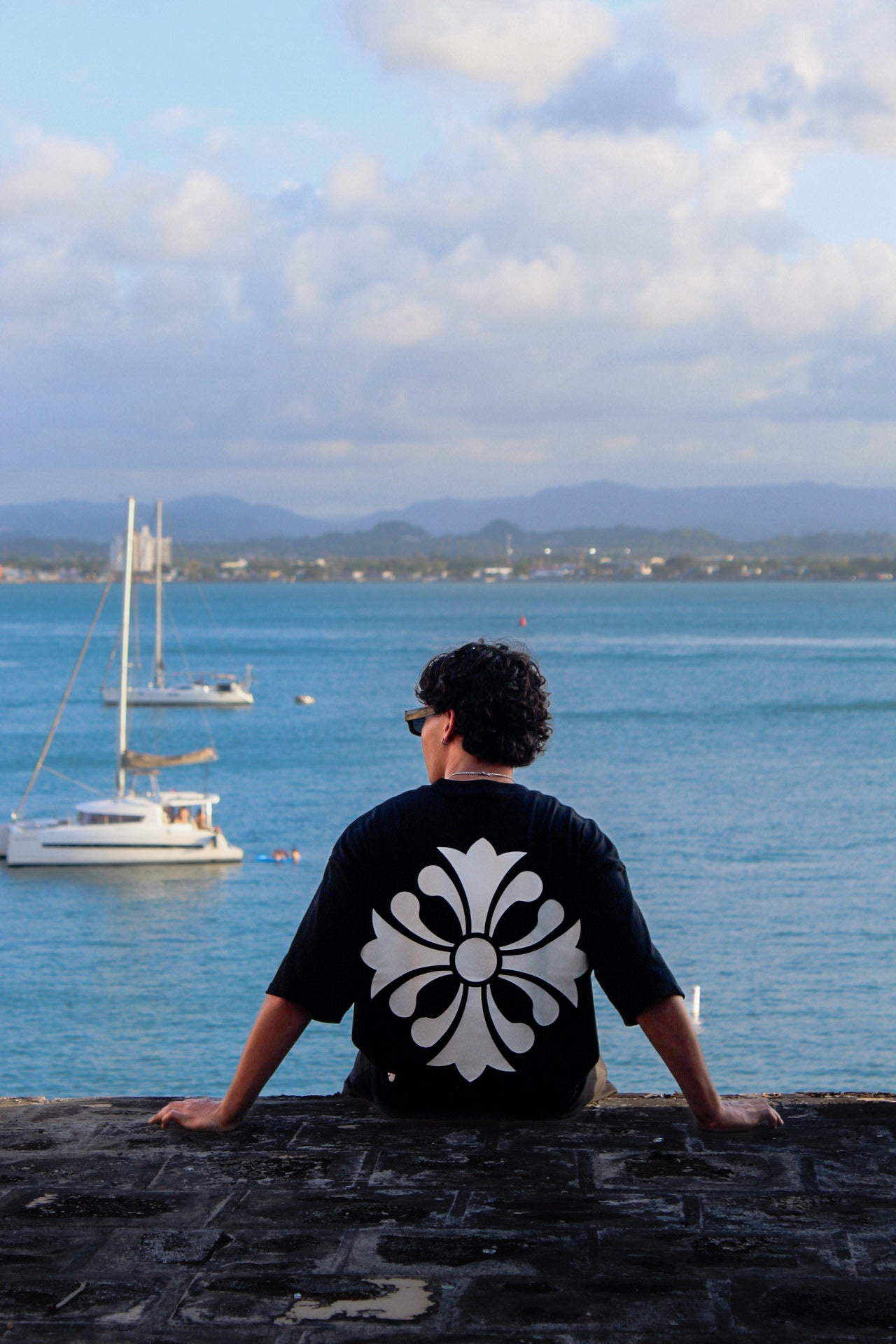 FORJALUZ CROSS OVERSIZED T-SHIRT (BLACK)